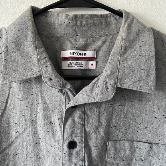 Nixon Men's 3-button casual shirt - Picture 3 of 3